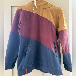 AMPERSAND AVE Colorblock SingleHoodie in Cognac, Burgundy, and Navy